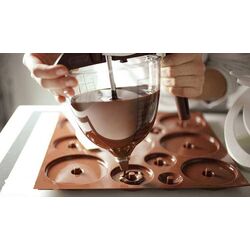 Stampo in silicone 3D Egg Choc di Silikomart  art C3D02